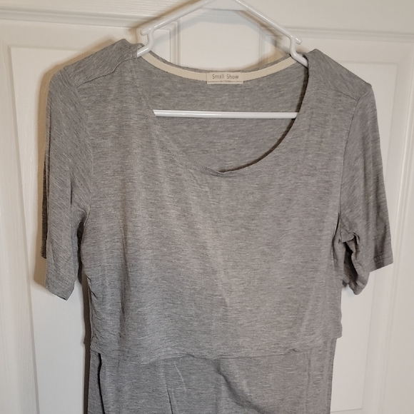 Small Show M Gray Nursing Tee - Picture 3 of 4